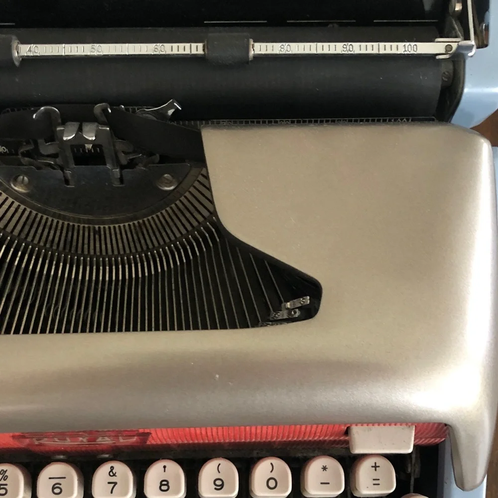 1961 Royal Typewriter Futura 800